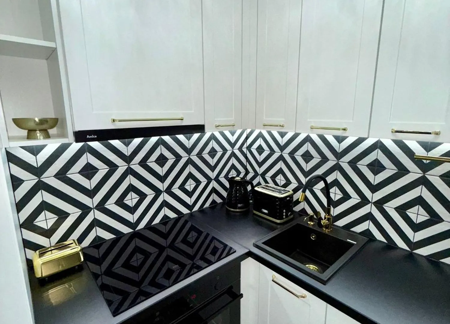 Just Unique Black Poznan Daire